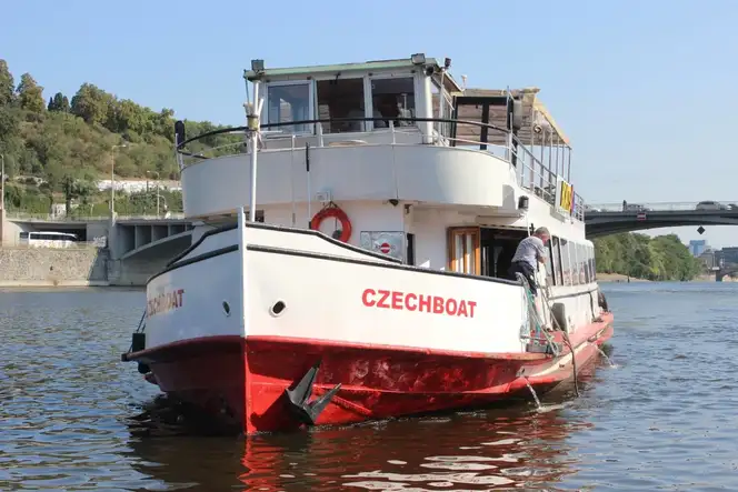 Sétahajózás Prágában a Moldván